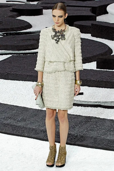 Look 14